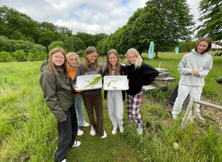 Glade elever til Kongernes Bioblitz. Foto: Jim Karlstrøm Jensen